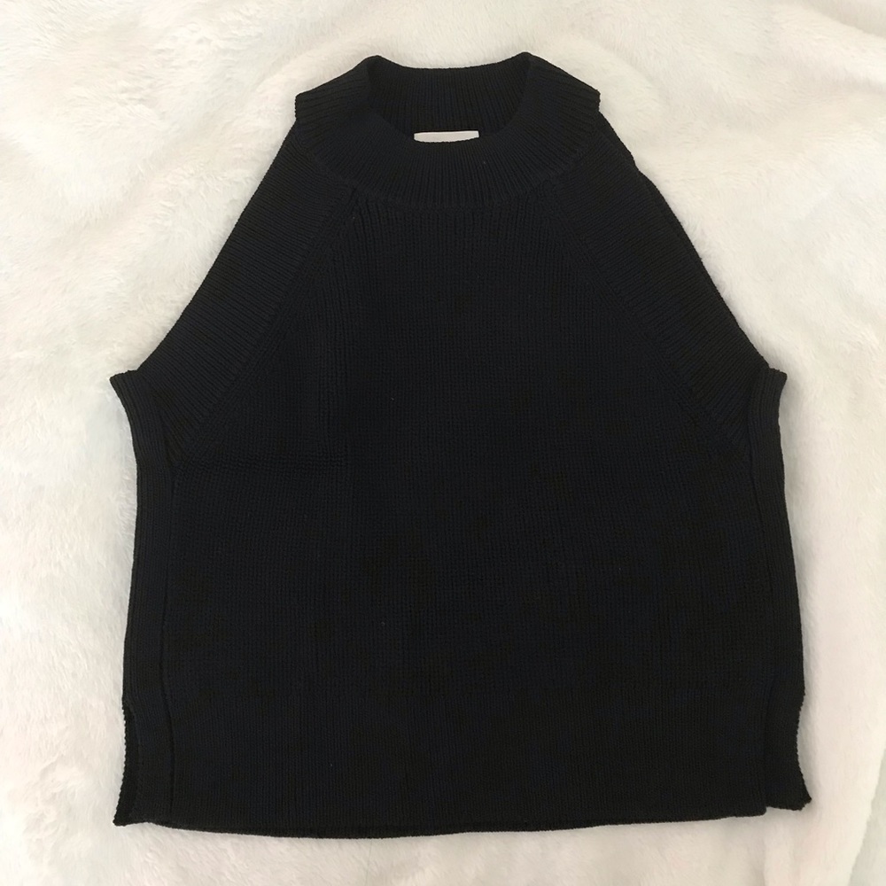 Wilfred Crevier knit top in black